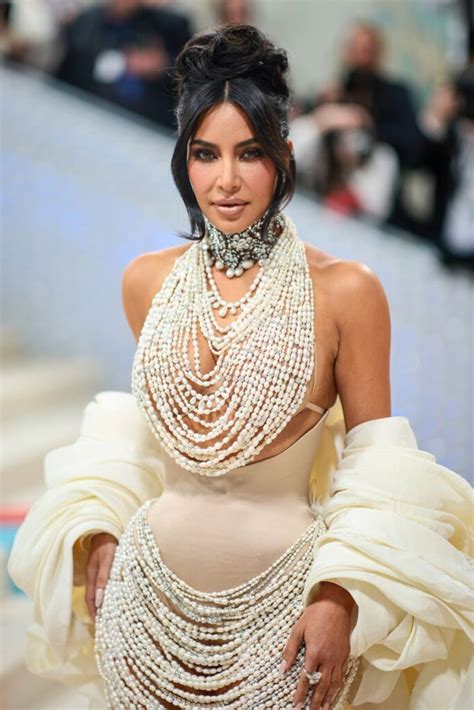 kim kardashian playboy pearls|Met Gala: Kim Kardashian recreates Playboy shoot with 66,000。